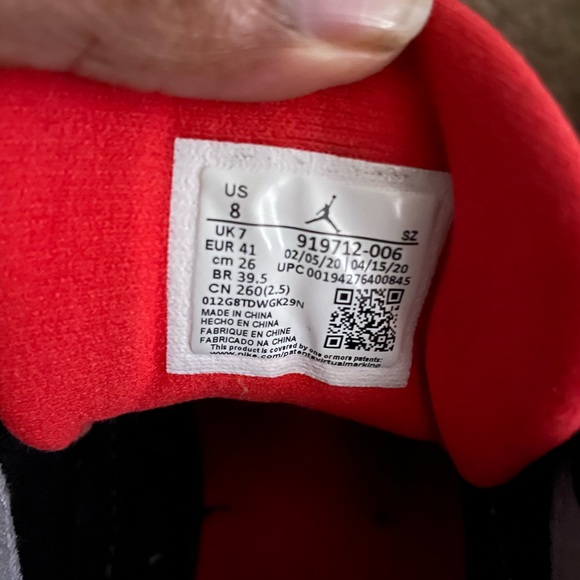 Jordan black cement 11s - Picture 2 of 3